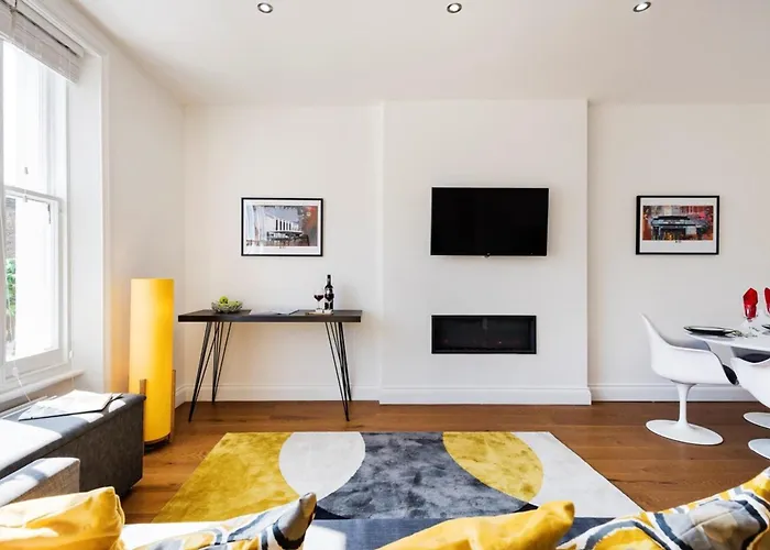 Bright And Modern Earls Court Gem